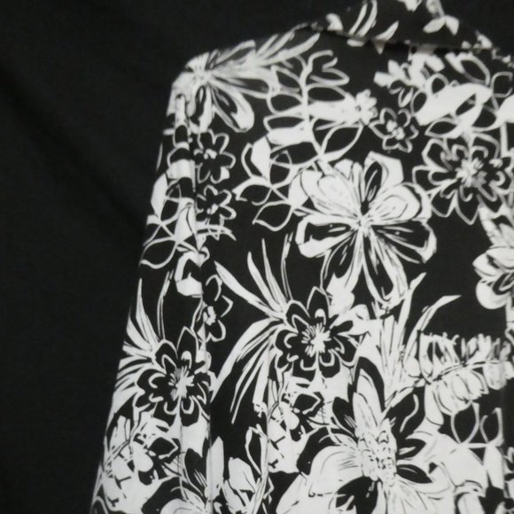 GOOD FORTUNE | large | Black and White Floral Snap Button-Up Jacket | NWOT - Picture 13 of 16